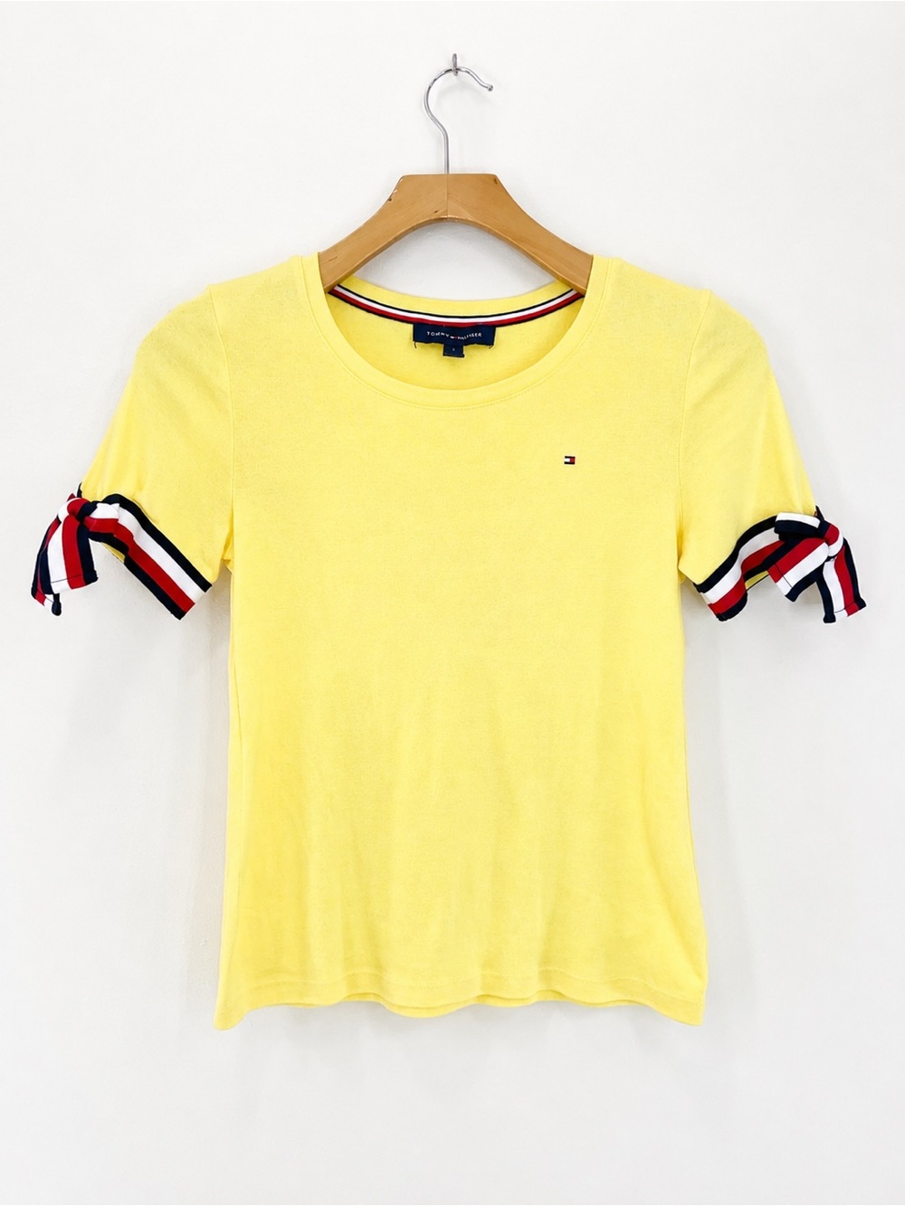 Tommy Hilfiger AS IS Y2K preppy, casual, all American striped w sleeves tie